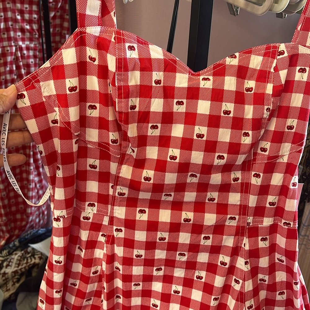 Avec les filles red Cherry Sleeveless Dress - Picture 4 of 6